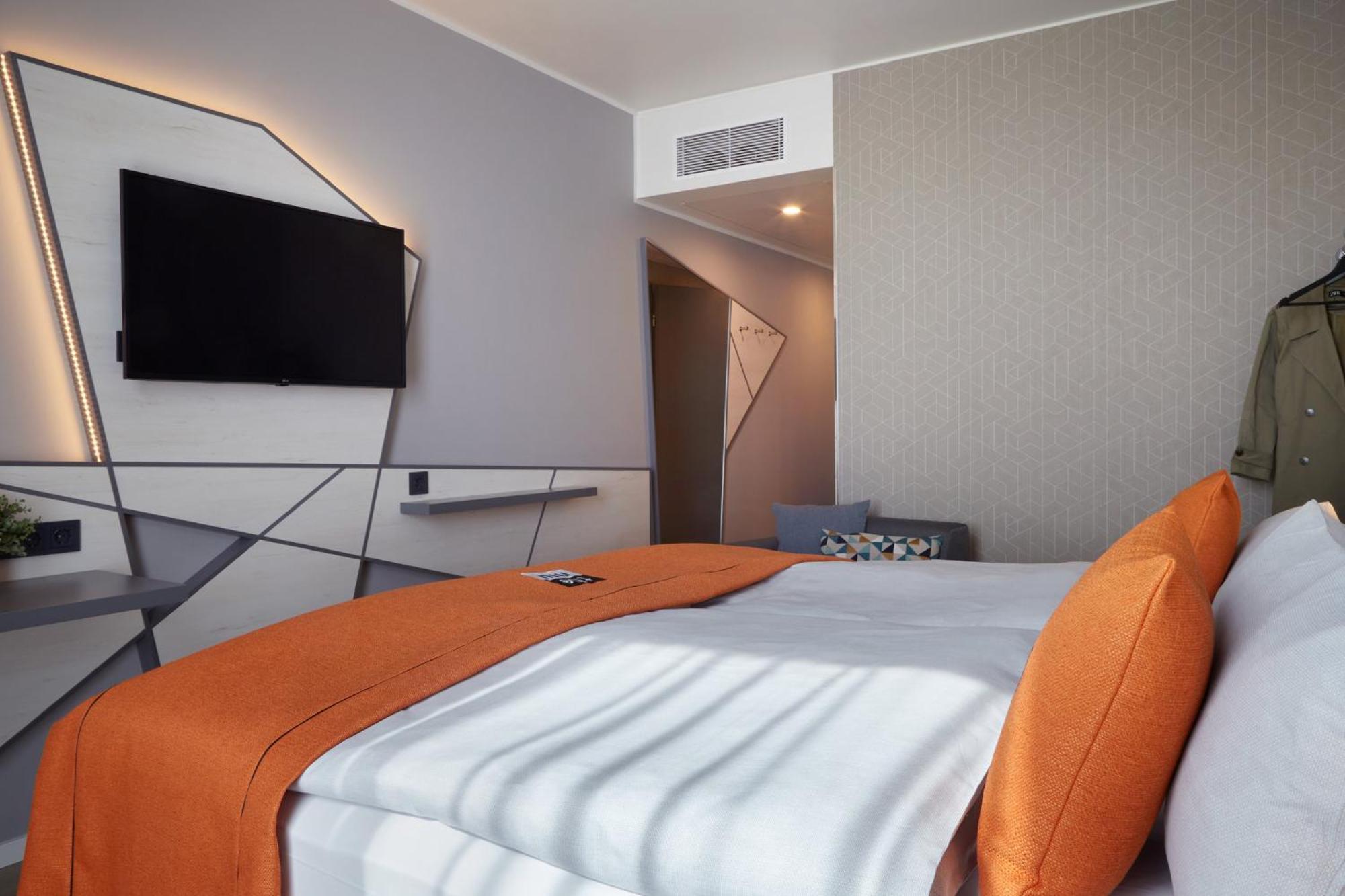 Holiday Inn - The Niu, Hub Dusseldorf Messe By Ihg Exterior foto
